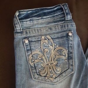 Miss Me 26 fluer de lis bootcut 30" inseam Petite